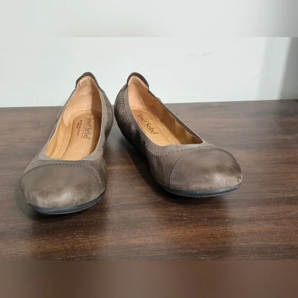 Josephine Siebel Pippa Taupe Nubuck Ballet Flat Women's Size 9.5 - Picture 2 of 12